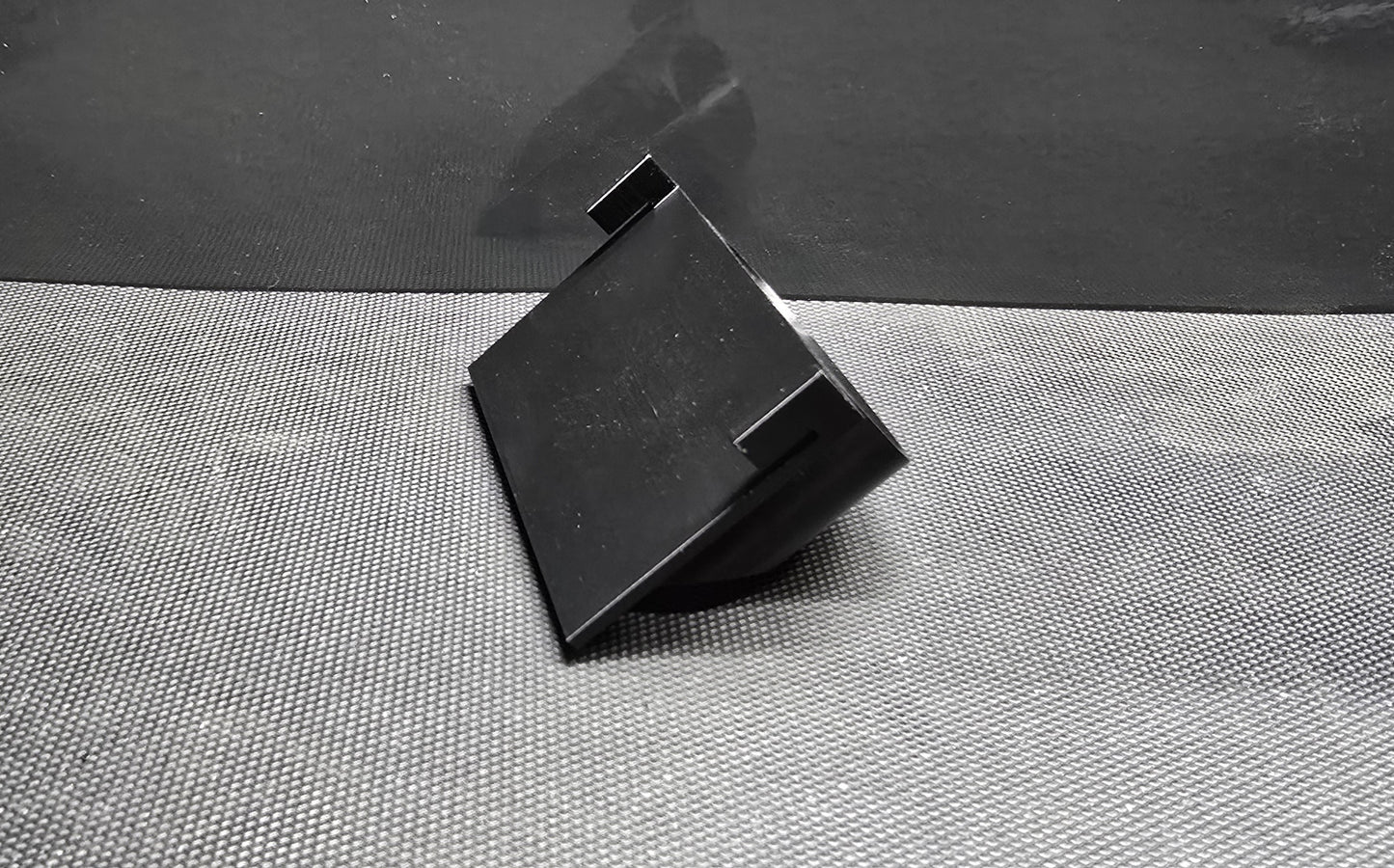 Loctite 50 ml Mount for US General/ICON Hutch Pegboard