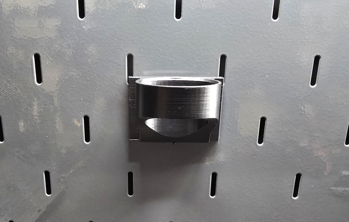 Loctite 50 ml Mount for US General/ICON Hutch Pegboard
